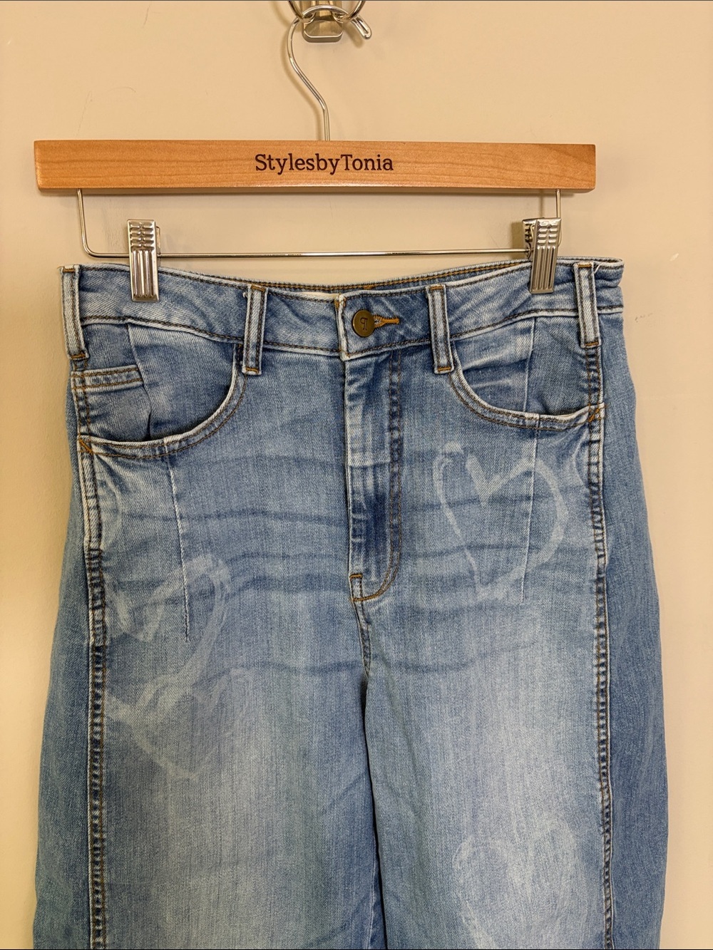 Anthropologie Pilcro The Kenna Mid Rise Barrel Jeans Valentines Heart Sz 27 - Picture 5 of 12